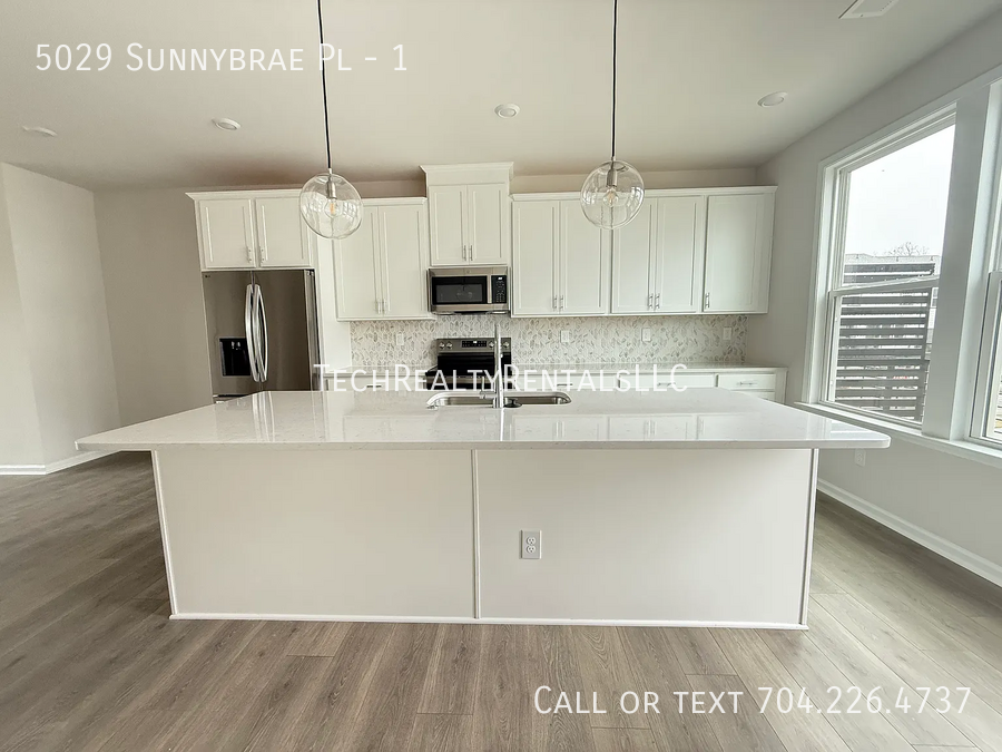 5029 Sunnybrae Pl #1 - Photo 3 of 26