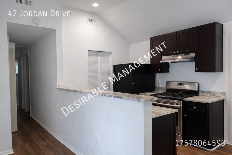 42 Jordan Dr - Photo 2 of 11