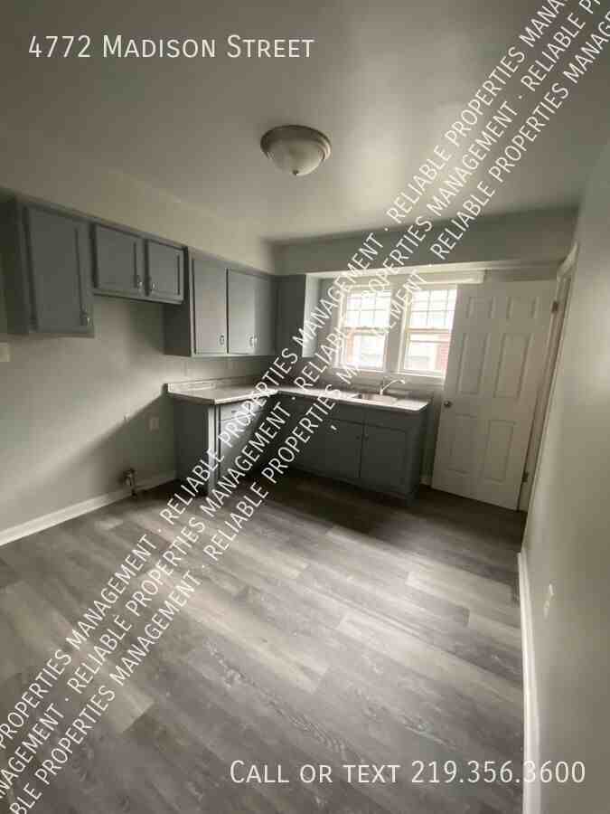 4772 Madison St - Photo 4 of 14