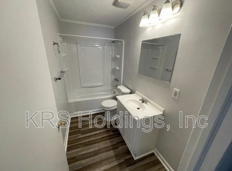 1301 Grimes Rd - Photo 7 of 15