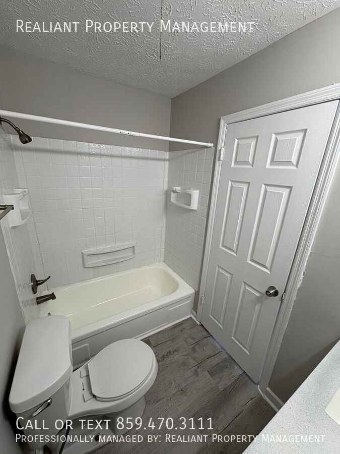 2021 Cambridge Dr #22 - Photo 3 of 25