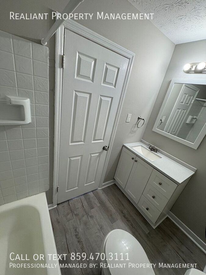 2021 Cambridge Dr #22 - Photo 4 of 25