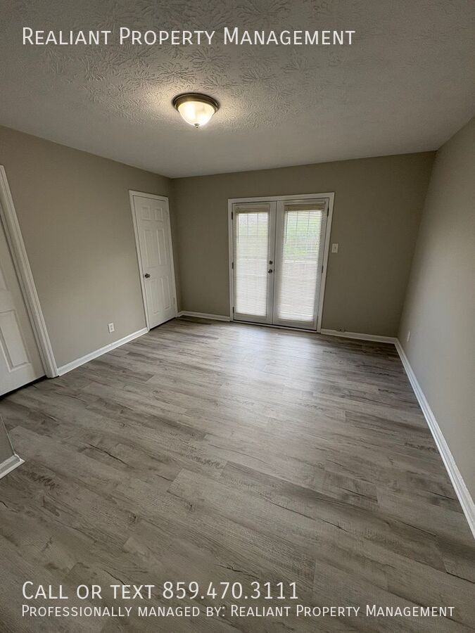 2021 Cambridge Dr #22 - Photo 6 of 25