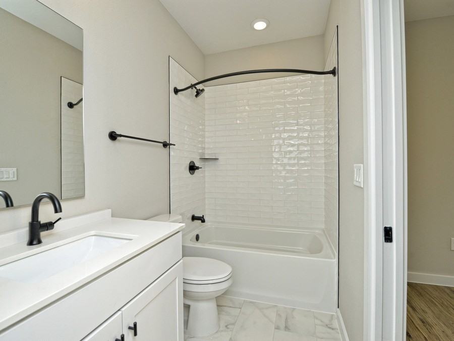 3809 Valley View Rd #15 - Photo 4 of 26