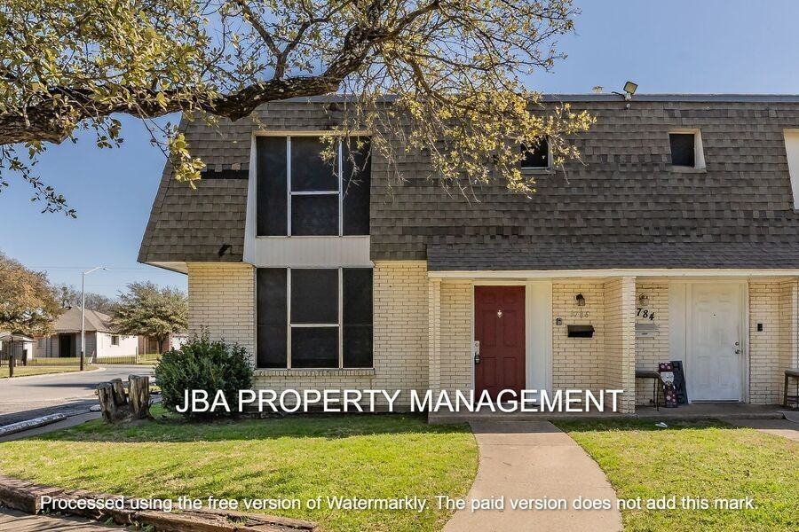 1786 Belshire Ct #1786B - Photo 2 of 31