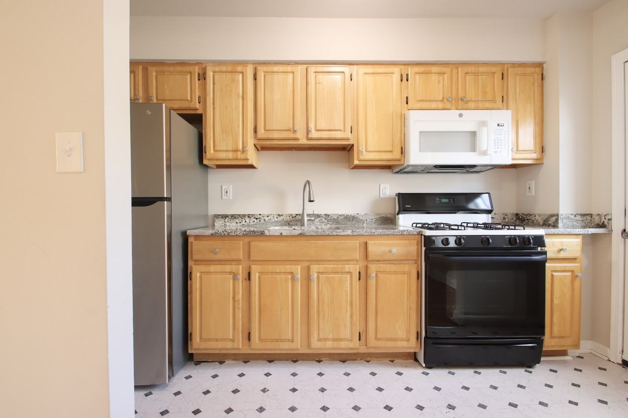 6816 Eastbrook Ave - Photo 3 of 15