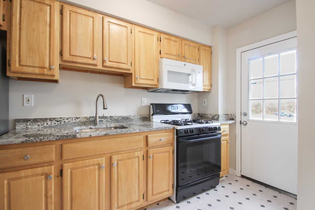 6816 Eastbrook Ave - Photo 4 of 15