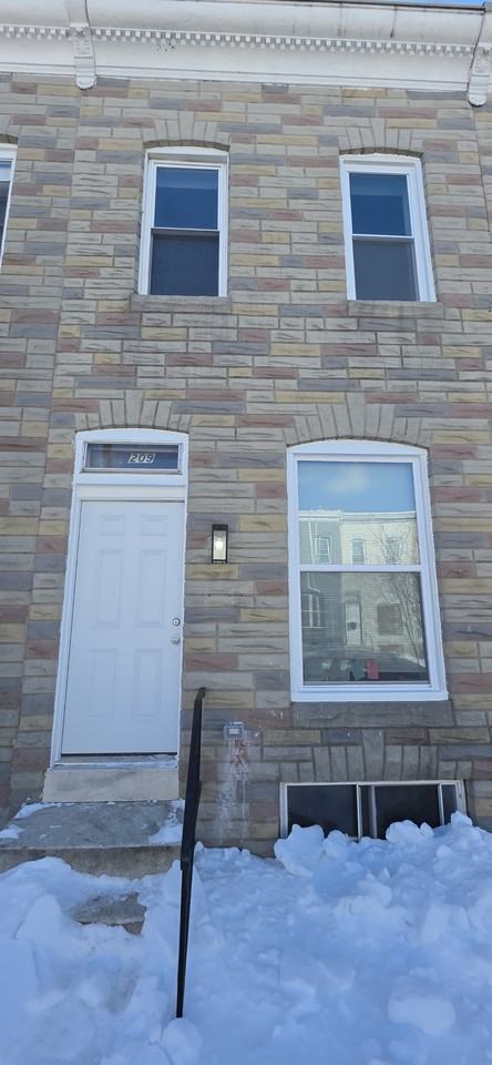 1209 E Federal St - Photo 2 of 11