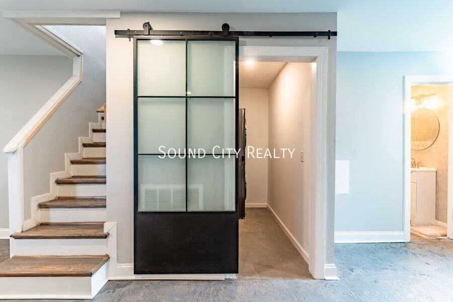 2410 Albion St - Photo 5 of 21