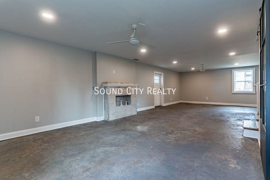 2410 Albion St - Photo 6 of 21