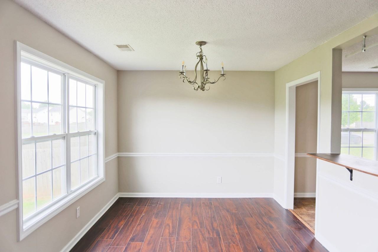 1276 Archwood Dr - Photo 7 of 21