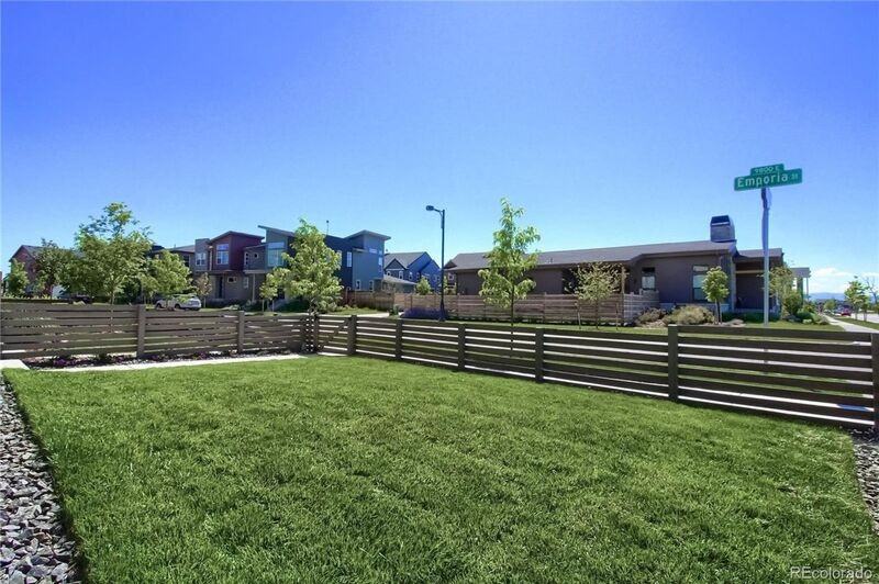 5692 Emporia St - Photo 5 of 33