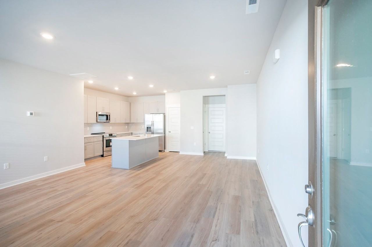 4509 Sardius Dr - Photo 3 of 39