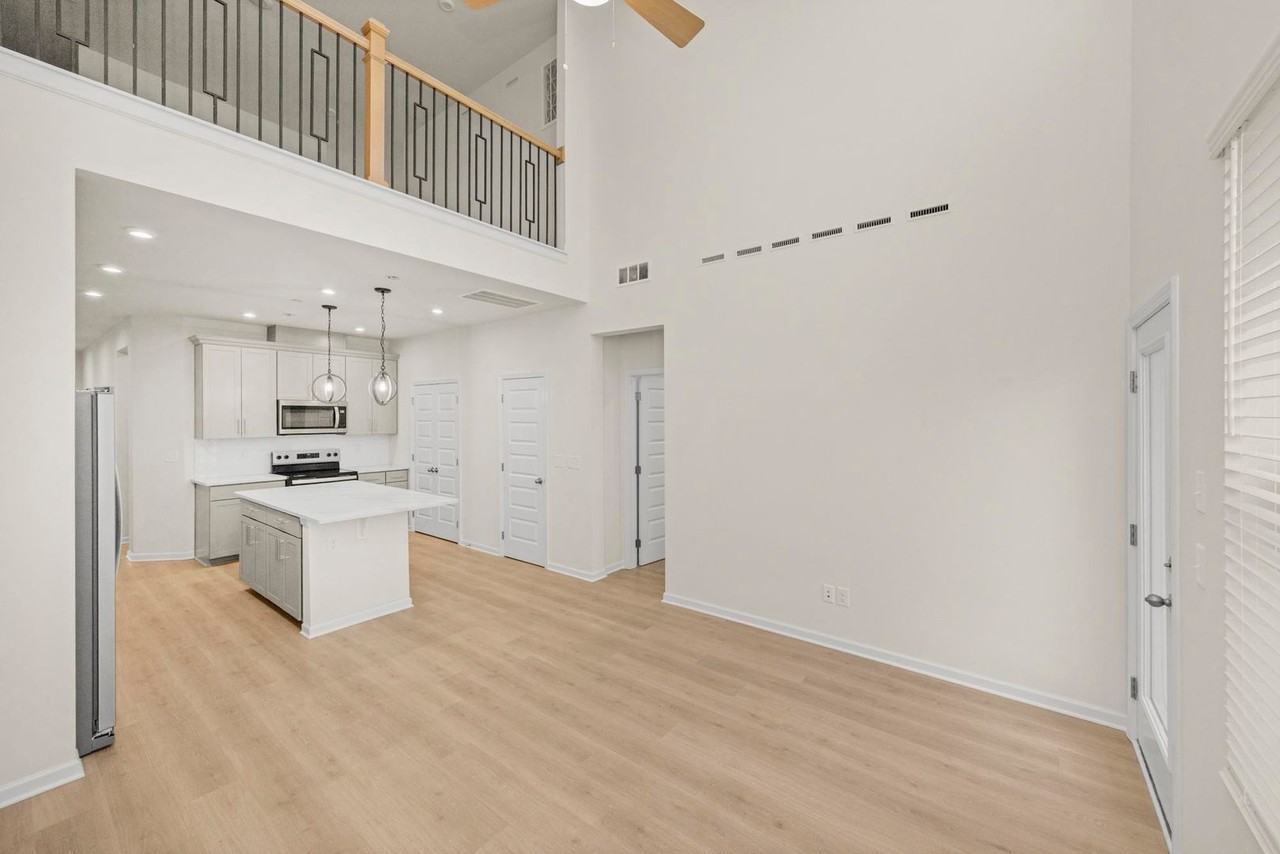 633 Club View Way - Photo 6 of 39