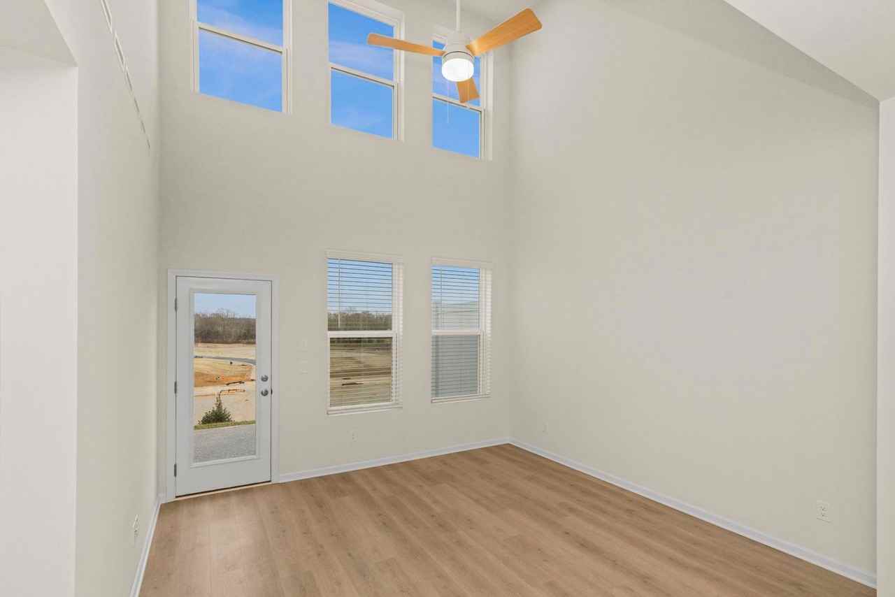 633 Club View Way - Photo 7 of 39