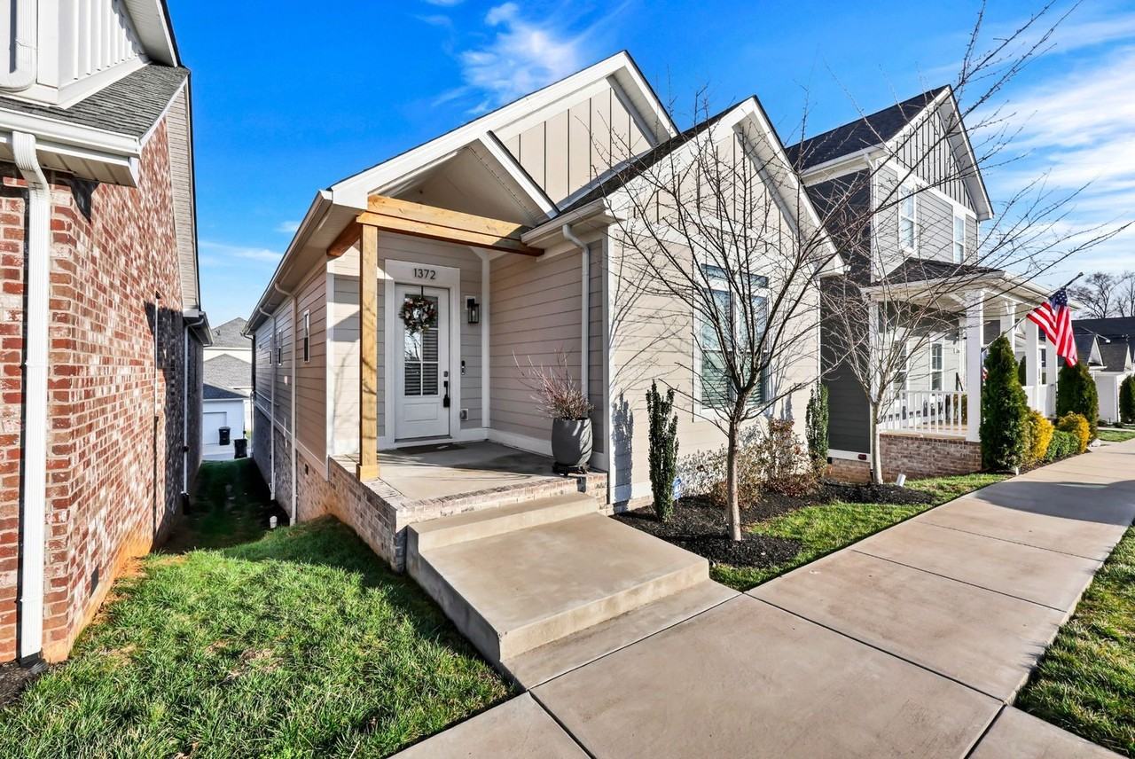 1372 Hicks Edgen Rd - Photo 2 of 37