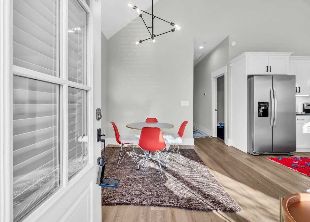 1372 Hicks Edgen Rd - Photo 6 of 37