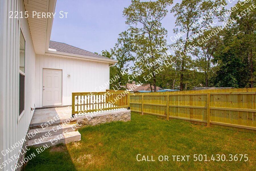 2215 Perry St - Photo 4 of 50