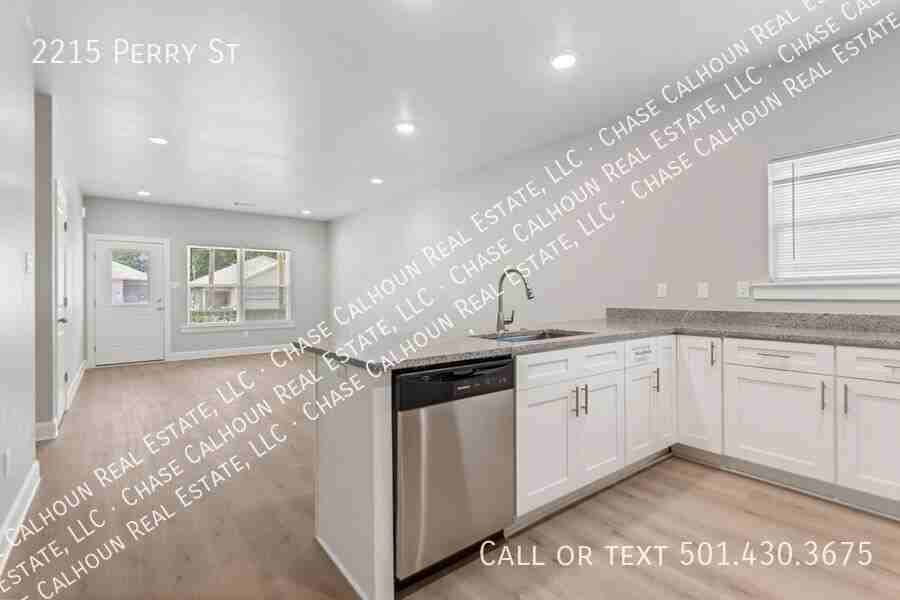 2215 Perry St - Photo 7 of 50