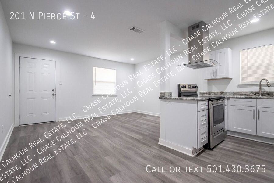 201 N Pierce St #4 - Photo 3 of 9