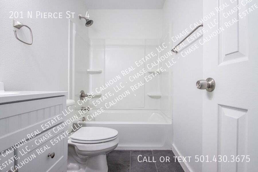 201 N Pierce St #4 - Photo 6 of 9