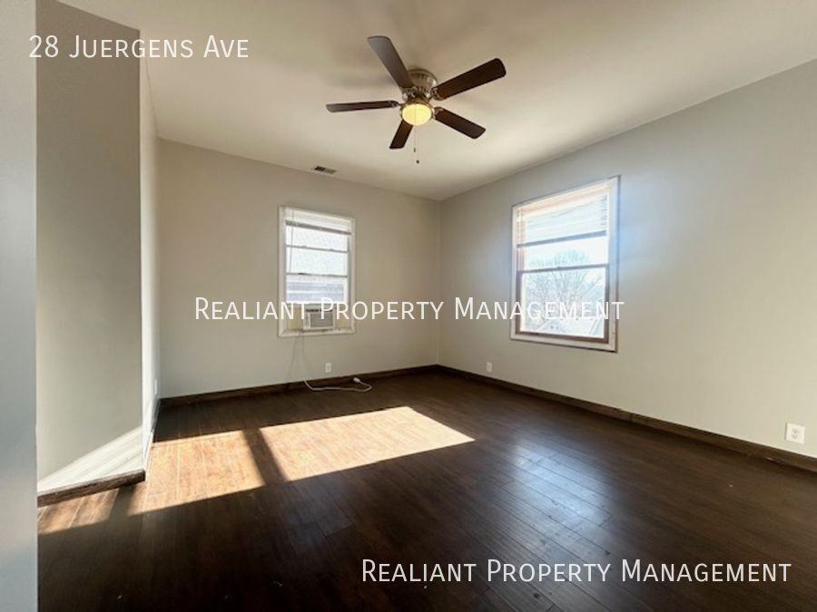 28 Juergens Ave - Photo 3 of 45