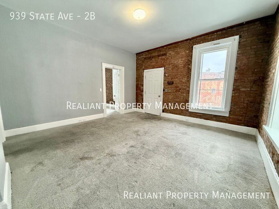 939 State Ave #2B - Photo 3 of 9