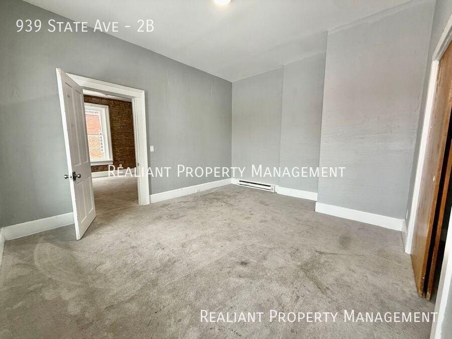 939 State Ave #2B - Photo 5 of 9