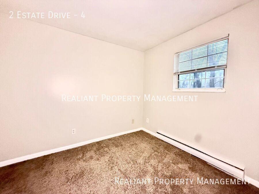 2 Estate Dr #4 - Photo 4 of 11