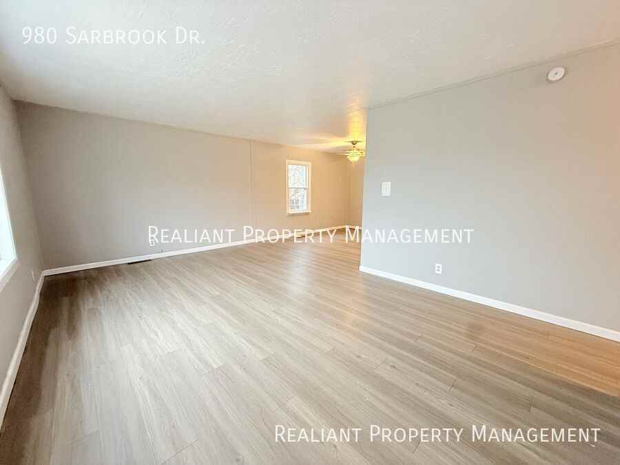 980 Sarbrook Dr - Photo 2 of 18