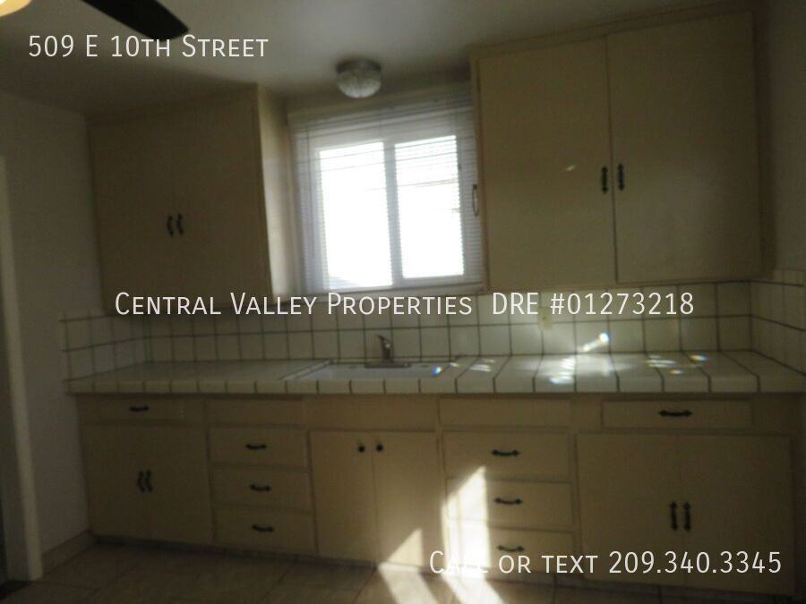 509 E 10th St - Photo 3 of 8