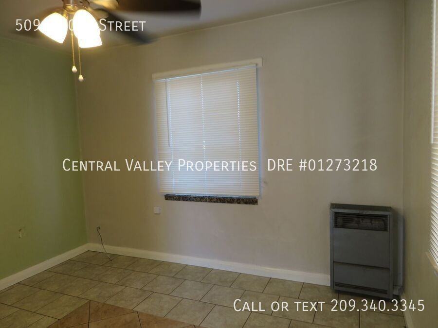 509 E 10th St - Photo 4 of 8