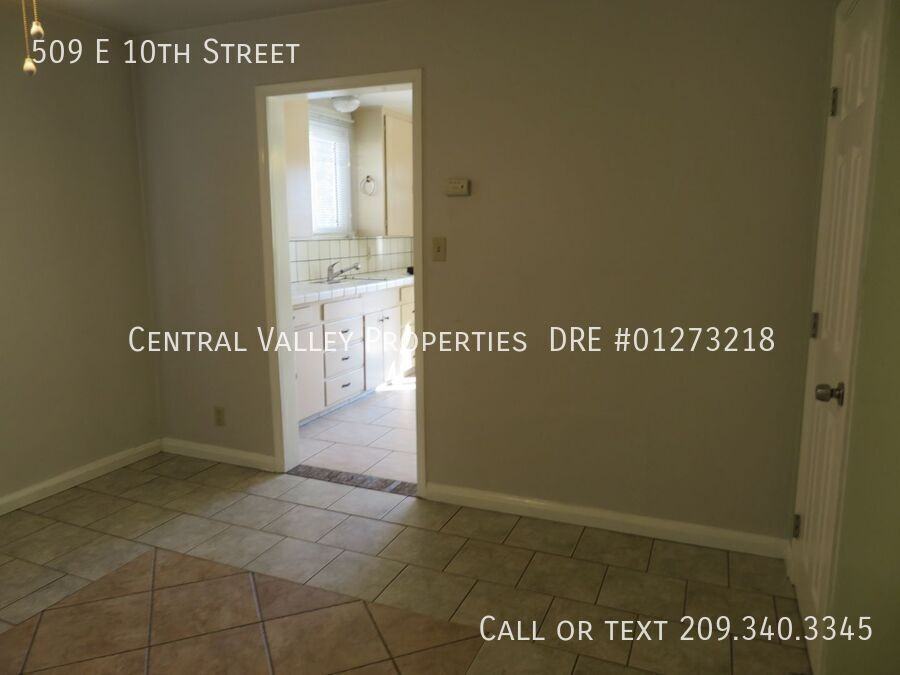 509 E 10th St - Photo 5 of 8