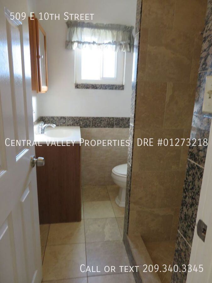 509 E 10th St - Photo 6 of 8