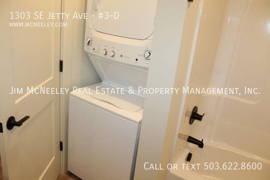 1303 Se Jetty Ave #3D - Photo 3 of 13