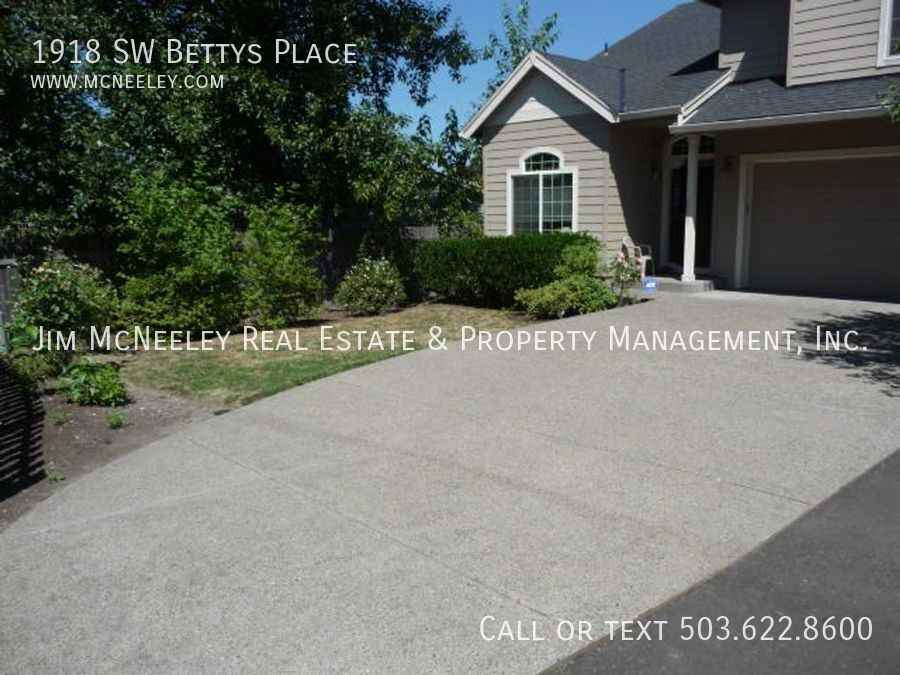 1918 Sw Bettys Pl - Photo 2 of 40