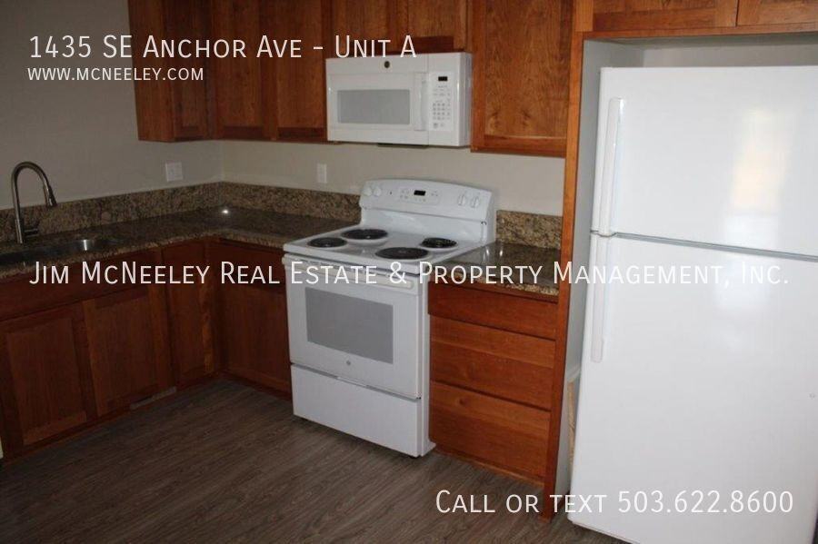 1435 Se Anchor Ave #A - Photo 5 of 20