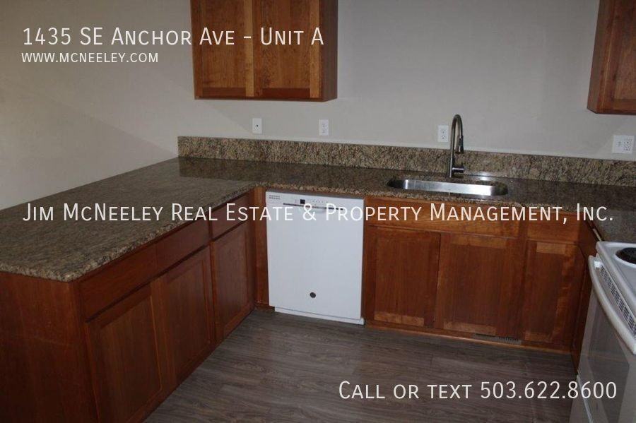 1435 Se Anchor Ave #A - Photo 6 of 20