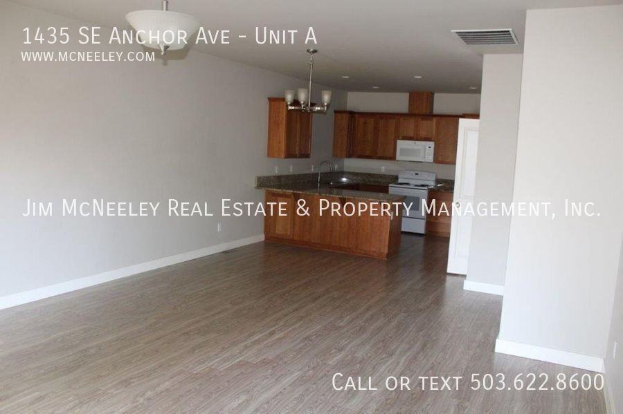 1435 Se Anchor Ave #A - Photo 7 of 20