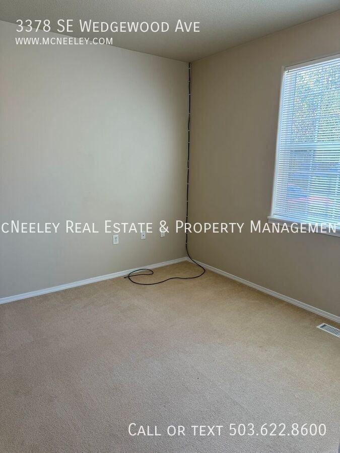 3378 Se Wedgewood Ave - Photo 2 of 20