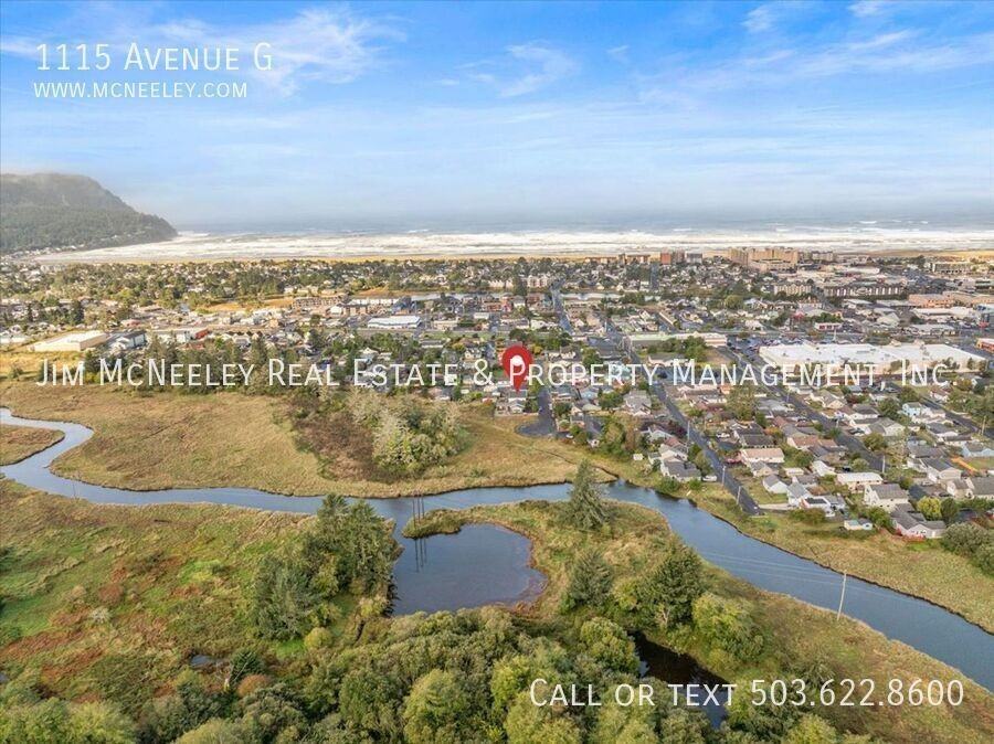 1115 Avenue G - Photo 3 of 35