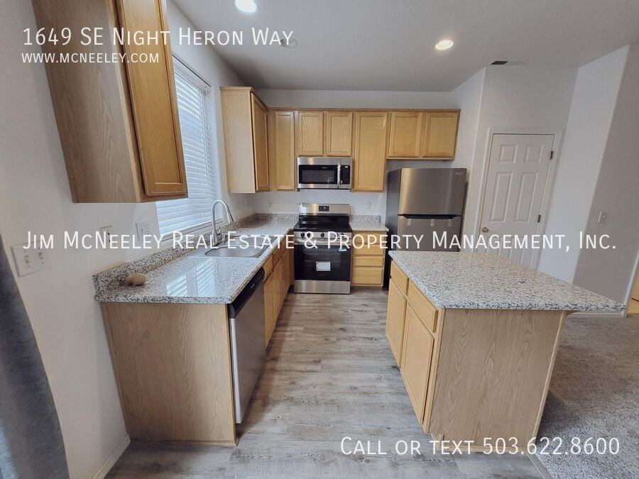 1649 Se Night Heron Way - Photo 2 of 18