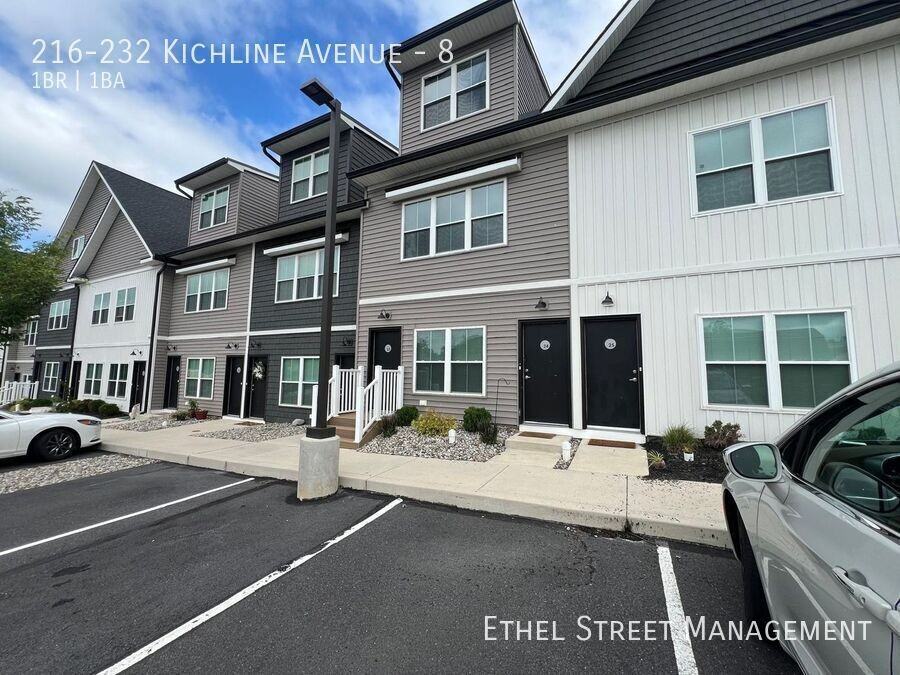 216 Kichline Ave #8