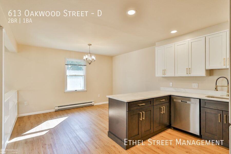 613 Oakwood St #D - Photo 3 of 20