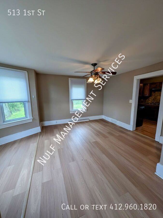 513 1st St - Photo 4 of 8