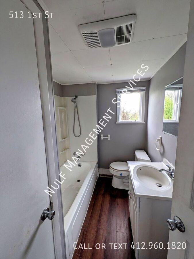 513 1st St - Photo 7 of 8