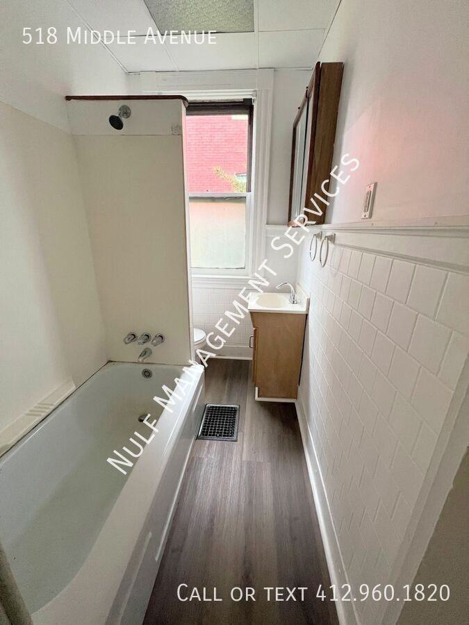 518 Middle Ave #B - Photo 2 of 6