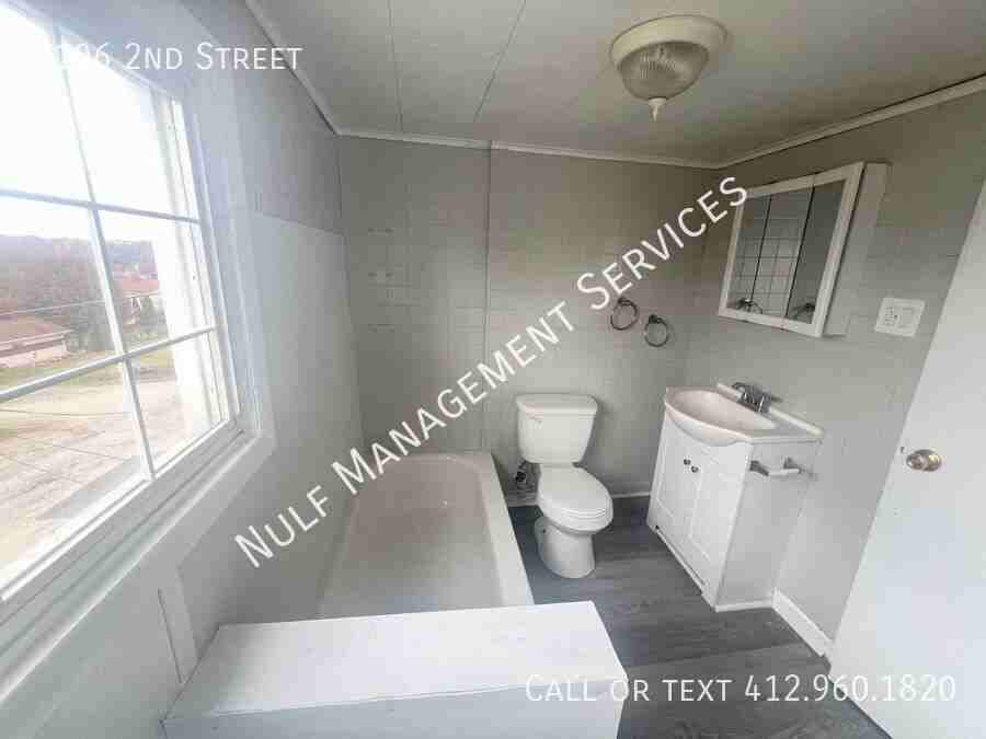 1106 2nd St - Photo 6 of 8