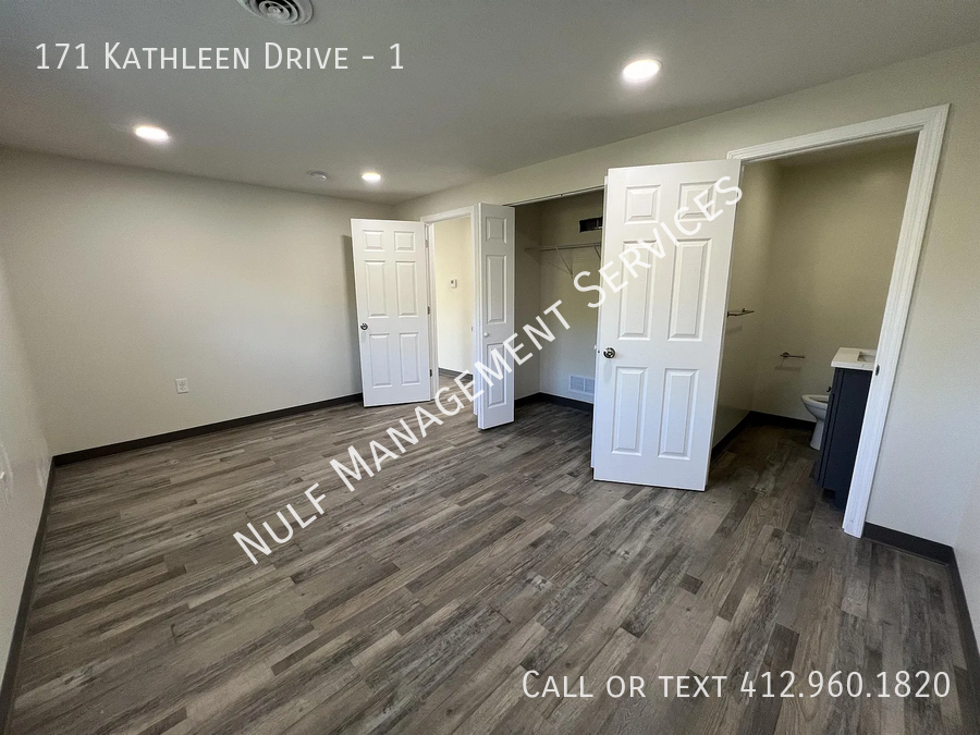 171 Kathleen Dr #1 - Photo 4 of 10