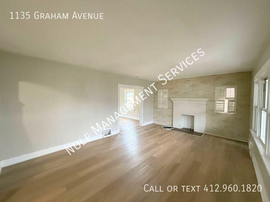 1135 Graham Ave - Photo 3 of 8